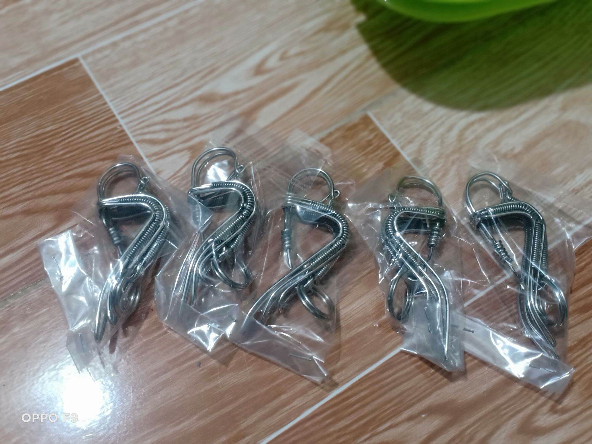 Móc Khoá inox uốn thủ công D001