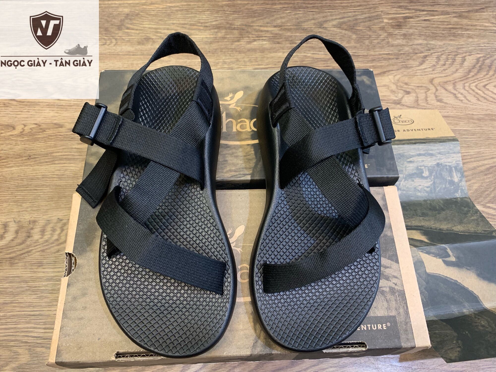 Quai hậu Sandal Chaco J105375 màu full đen authentic