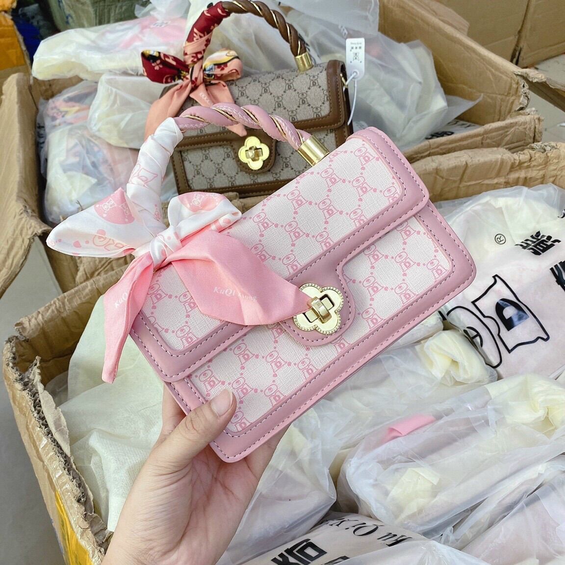 Túi Gucci quai kèm khăn ( Size 21cm)