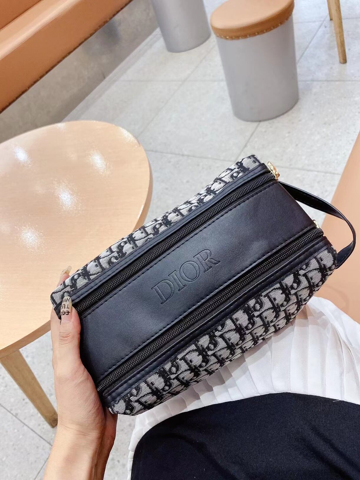 Túi đựng đồ trang điểm - mẫu dìor wash