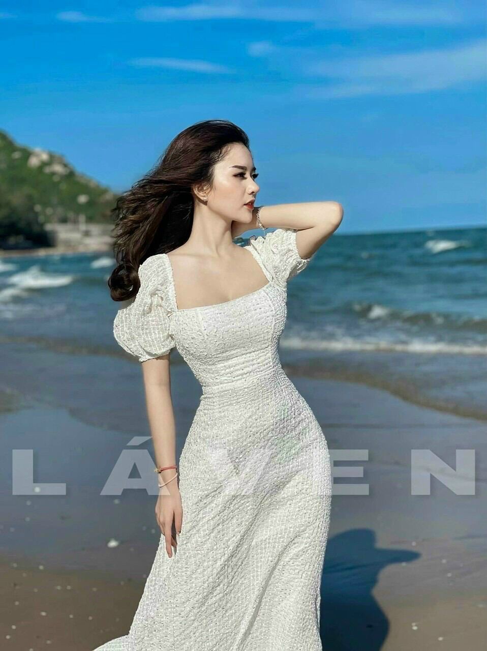 Đầm dài dáng mexi hở lưng, cổ vuông tay phồng CoBE