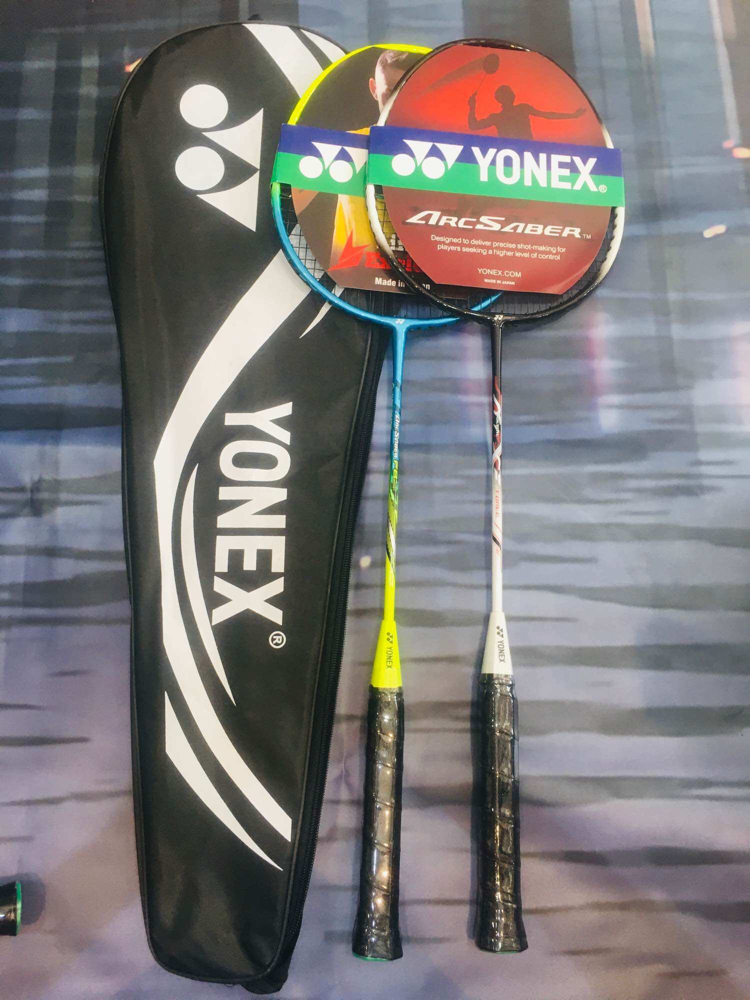 Vợt cầu lông yonex ( 1 cặp 2 chiếc tặng túi )