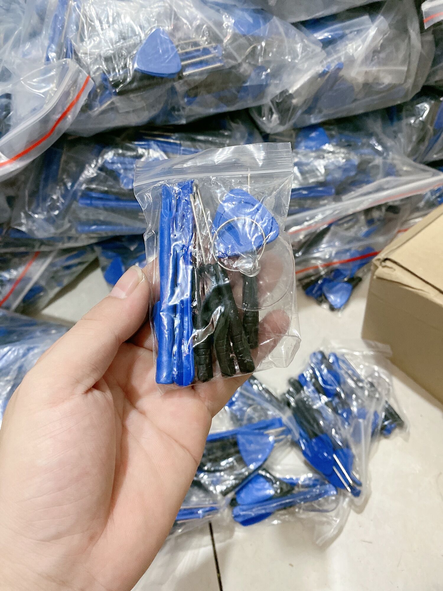 Bộ tua vít tháo mở iphone 9 món.