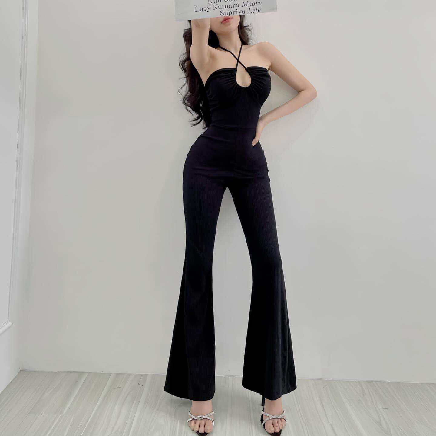 Jumsuit Ống Loe Cổ Yếm Phối Khoen S80