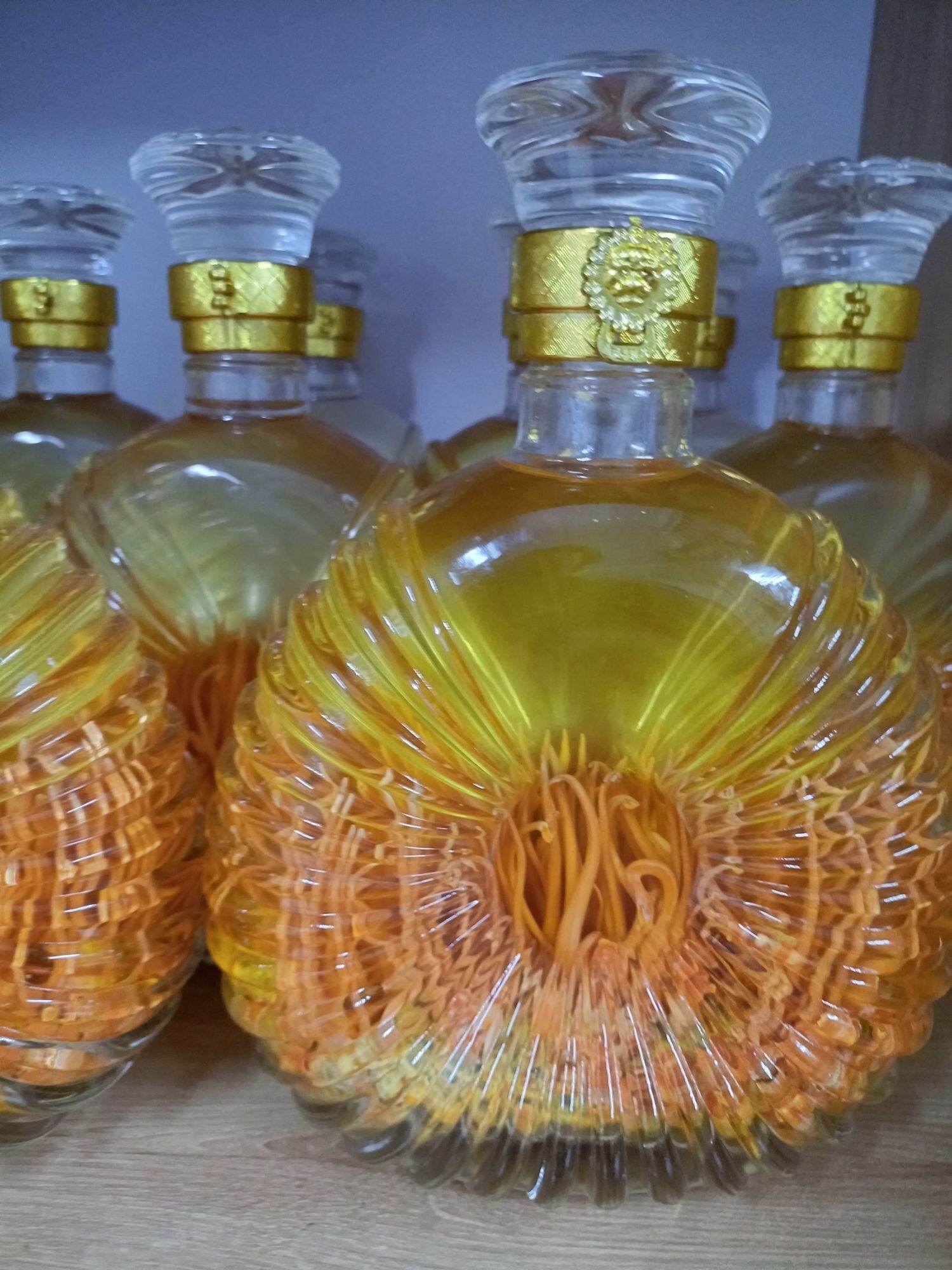 RƯỢU ĐÔNG TRÙNG HẠ THẢO