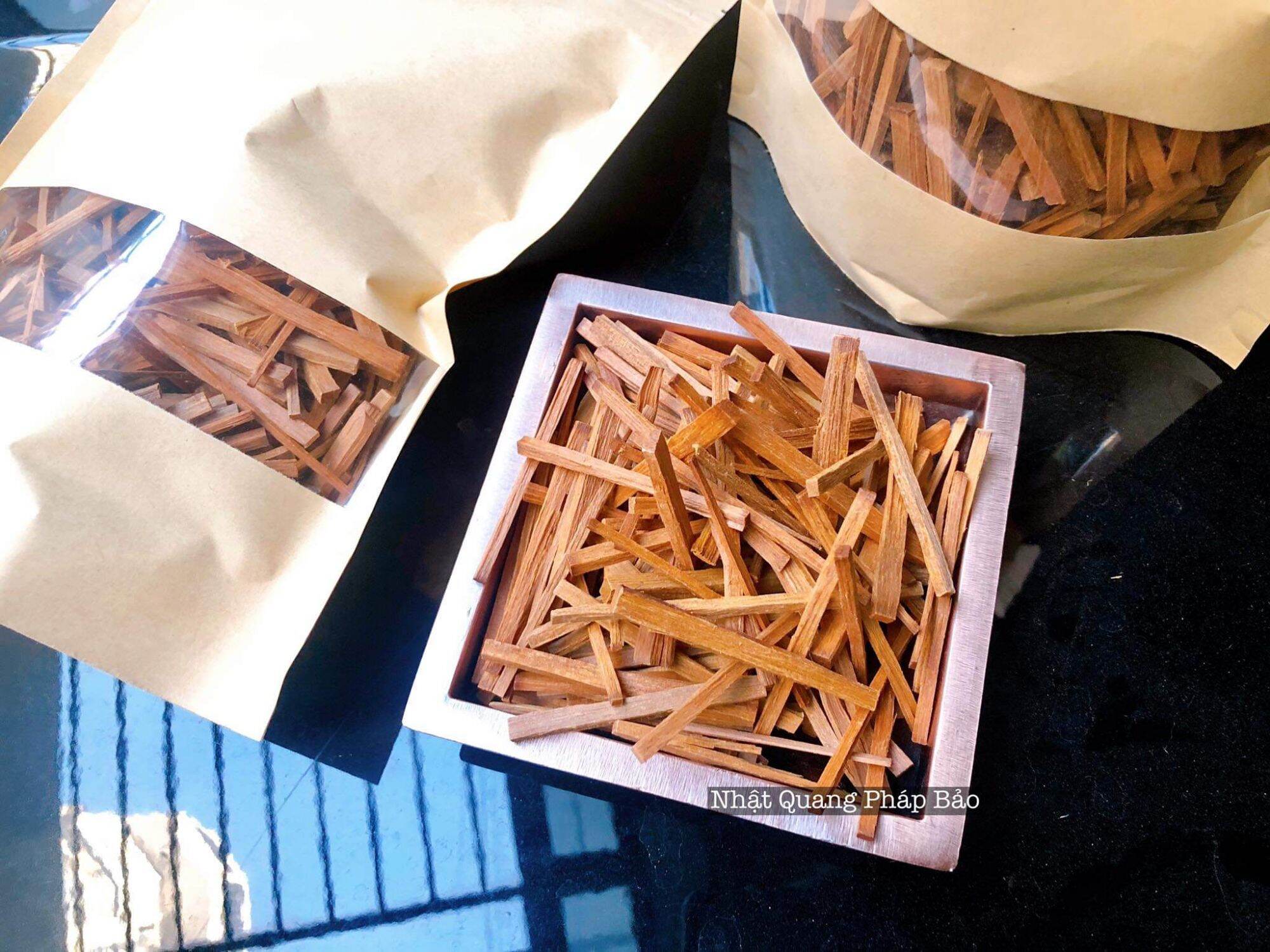 Thanh gỗ đàn hương chẻ nhỏ 250gram