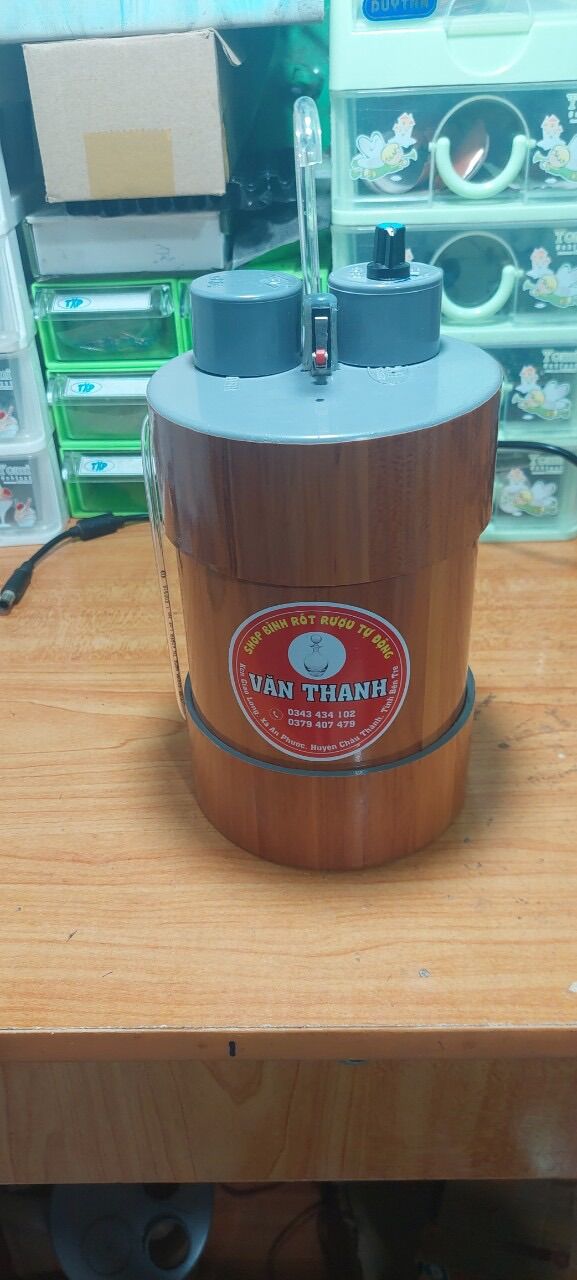 Bình rót rượu tự động , bình đựng rượu , bình giã gỗ 1.5l