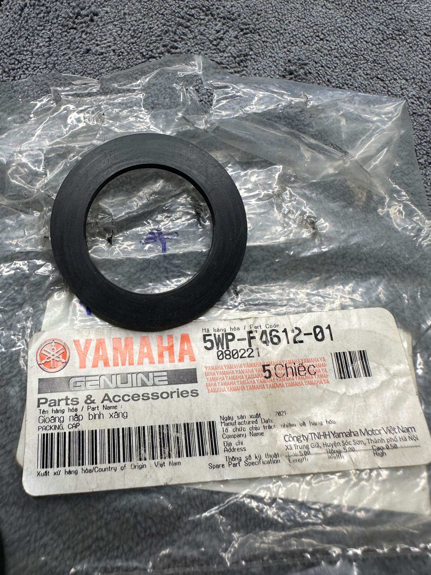 GIOĂNG CAO SU NẮP THÙNG XĂNG YAMAHA