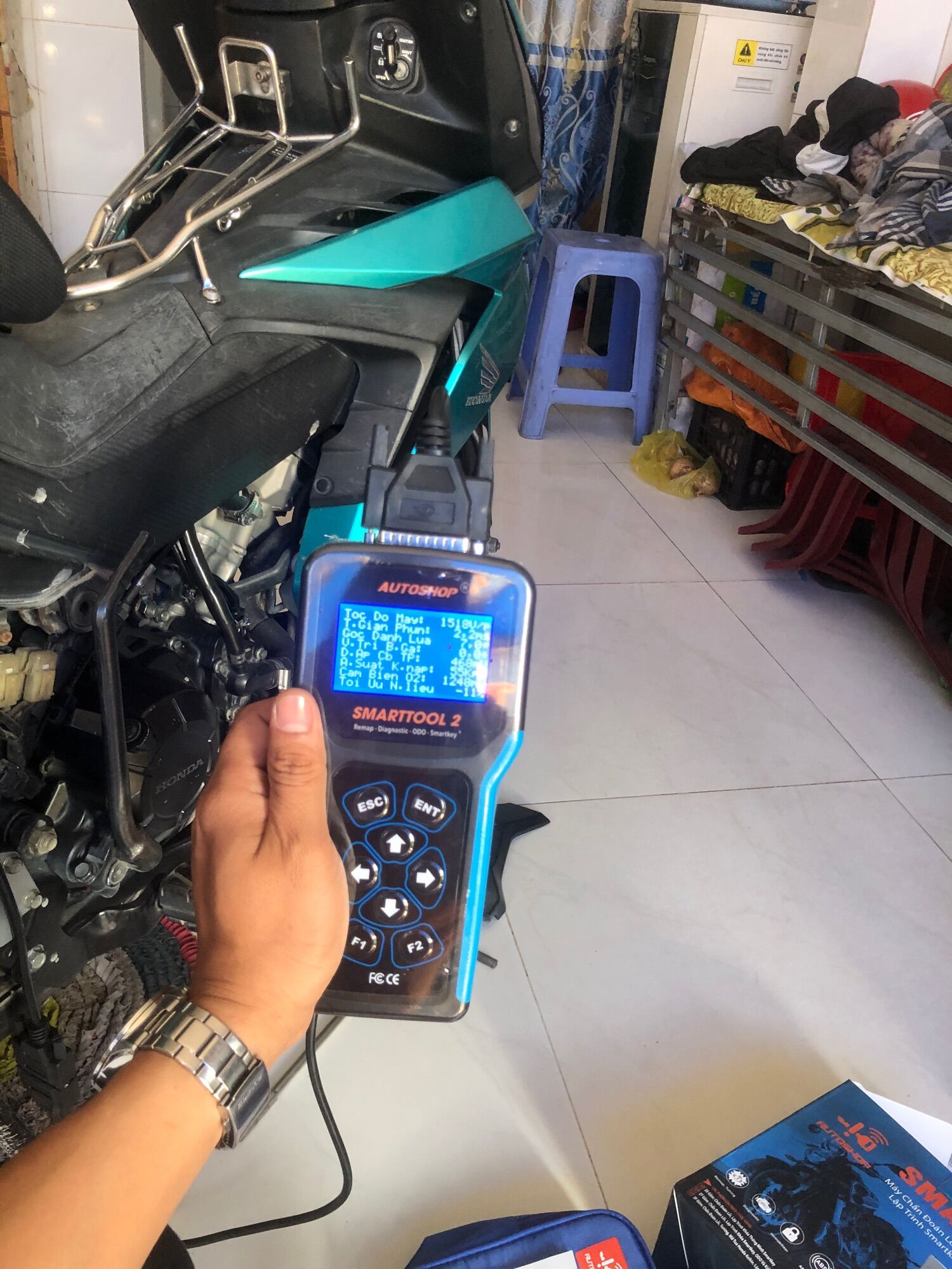 Máy đọc lỗi Smart tool 2 bản full 10.0.1R+ cập nhật 26/8/2022