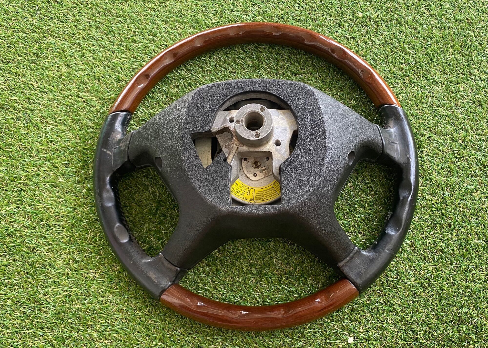 Vô lăng Mitsubishi 4 chấu