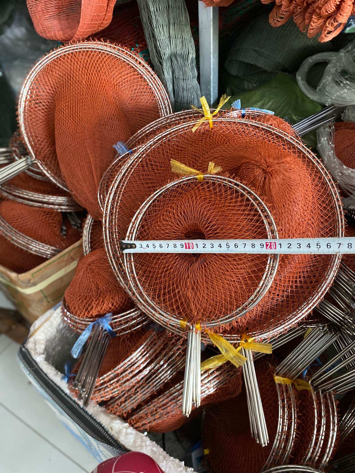 1 cây vợt ixon vớt lưới đánh bắt cá