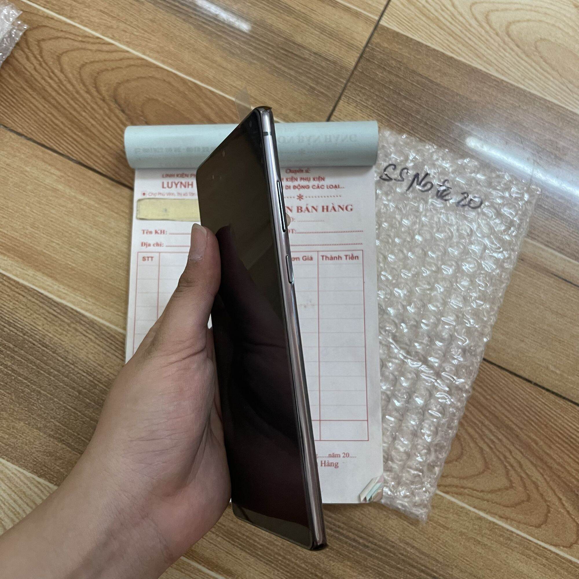 Màn hình samsung note 20 oled có khung