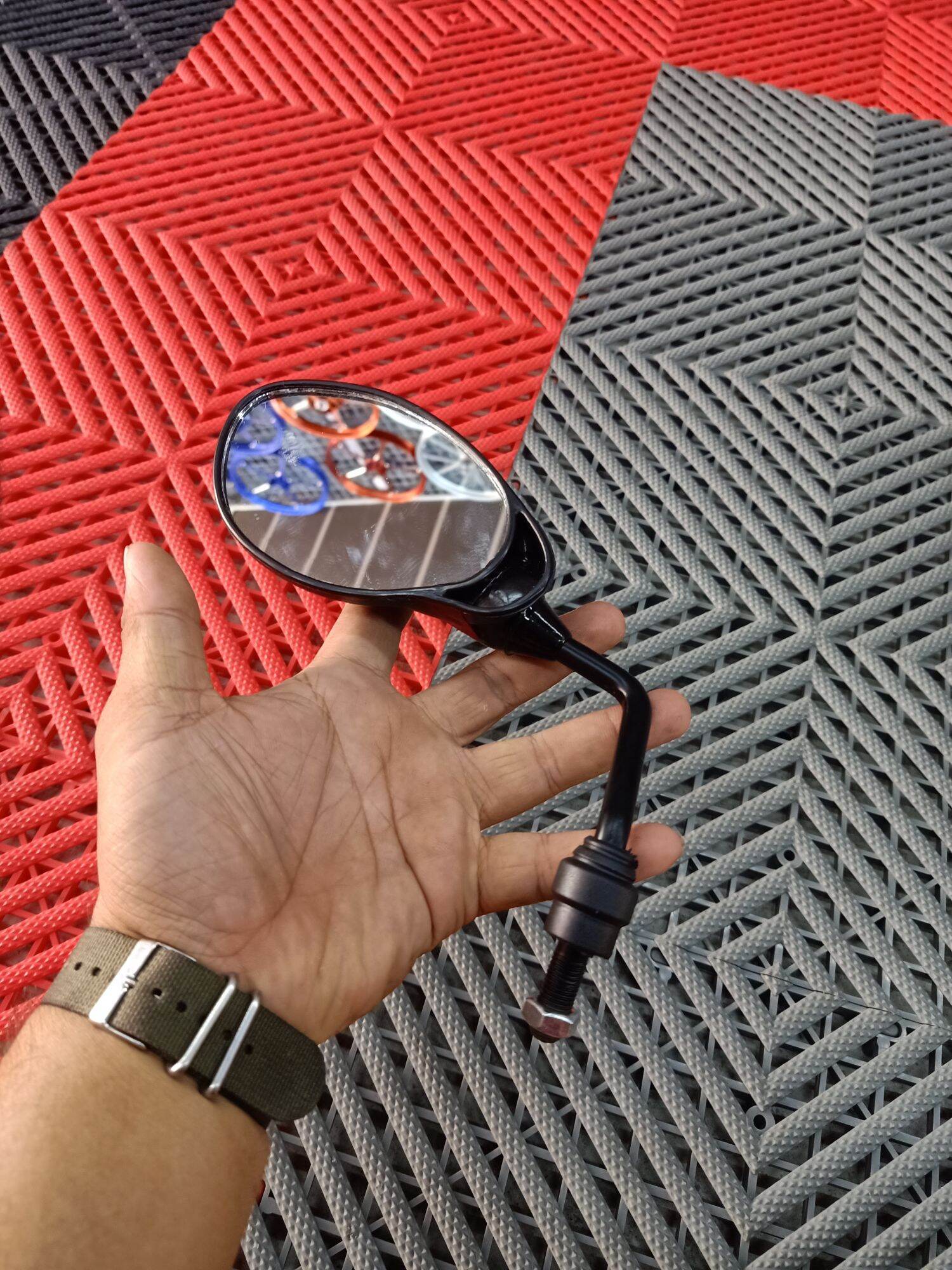 kính YaZ lẻ bên trái có chữ Yamaha