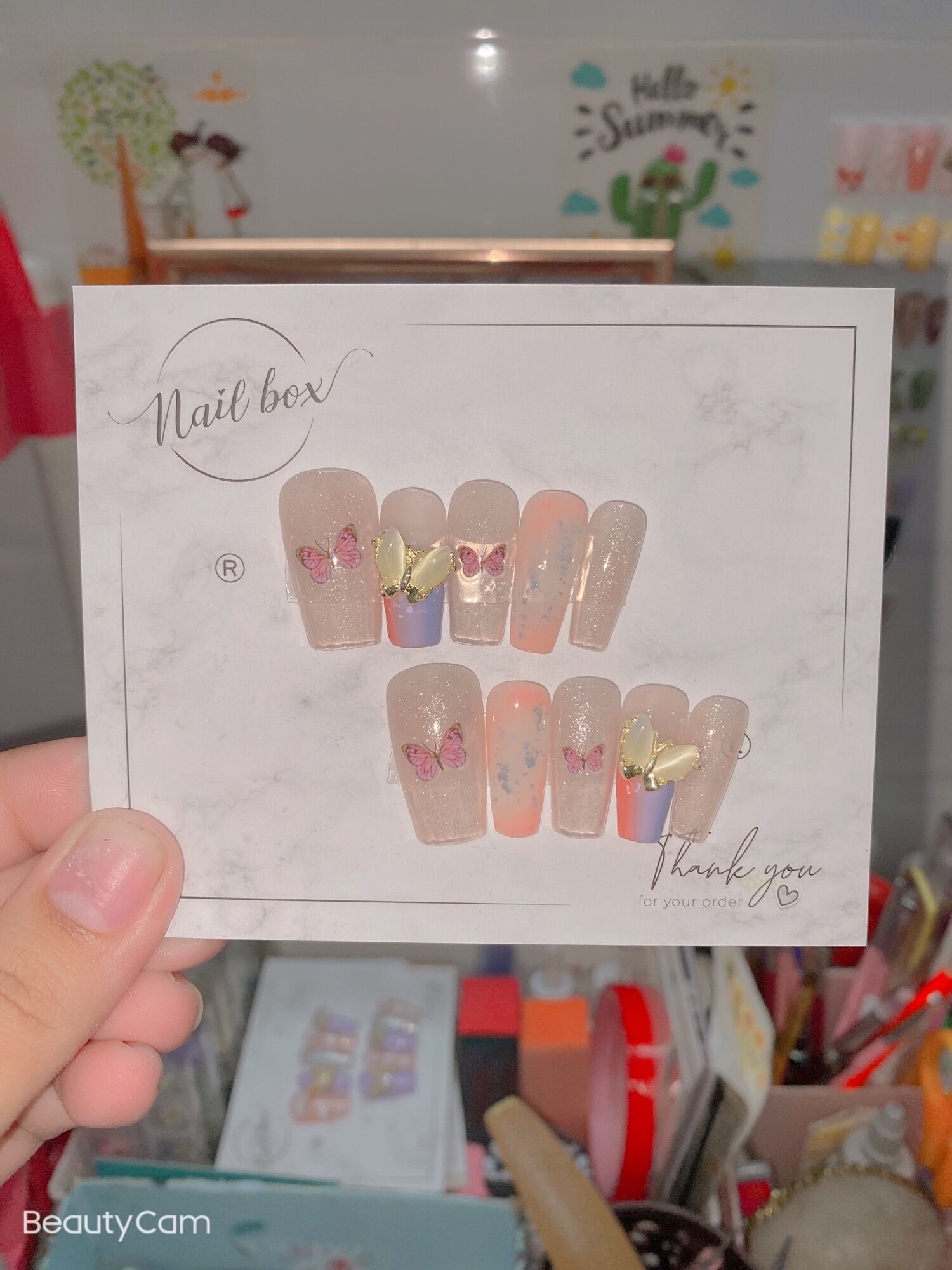 Móng giả thiết kề theo yêu cầu-mẫu nail đính charm bướm ẩn sticker
