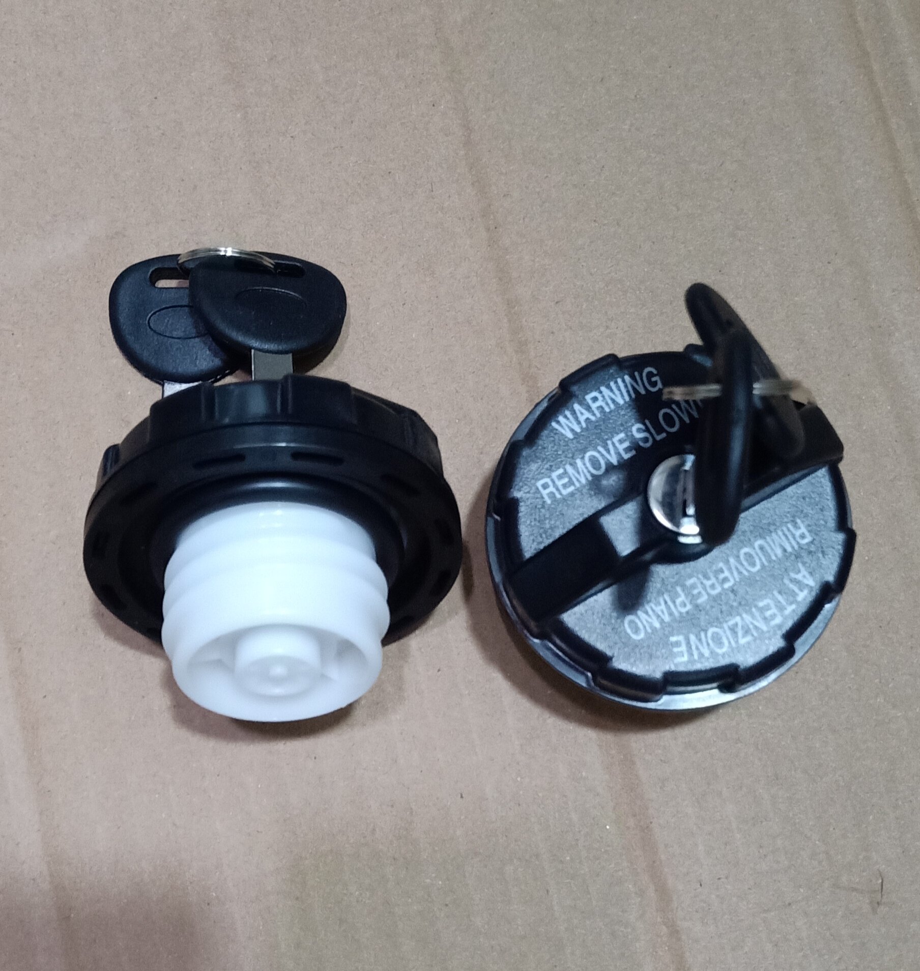 Nắp bình dầu hyundai 1.25 tấn, 3,5 tấn, porter 2, porter, thaco ollin 120 new