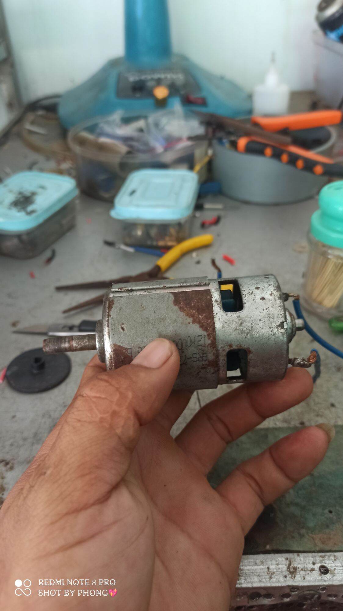 motor tháo máy, điện áp 12v.