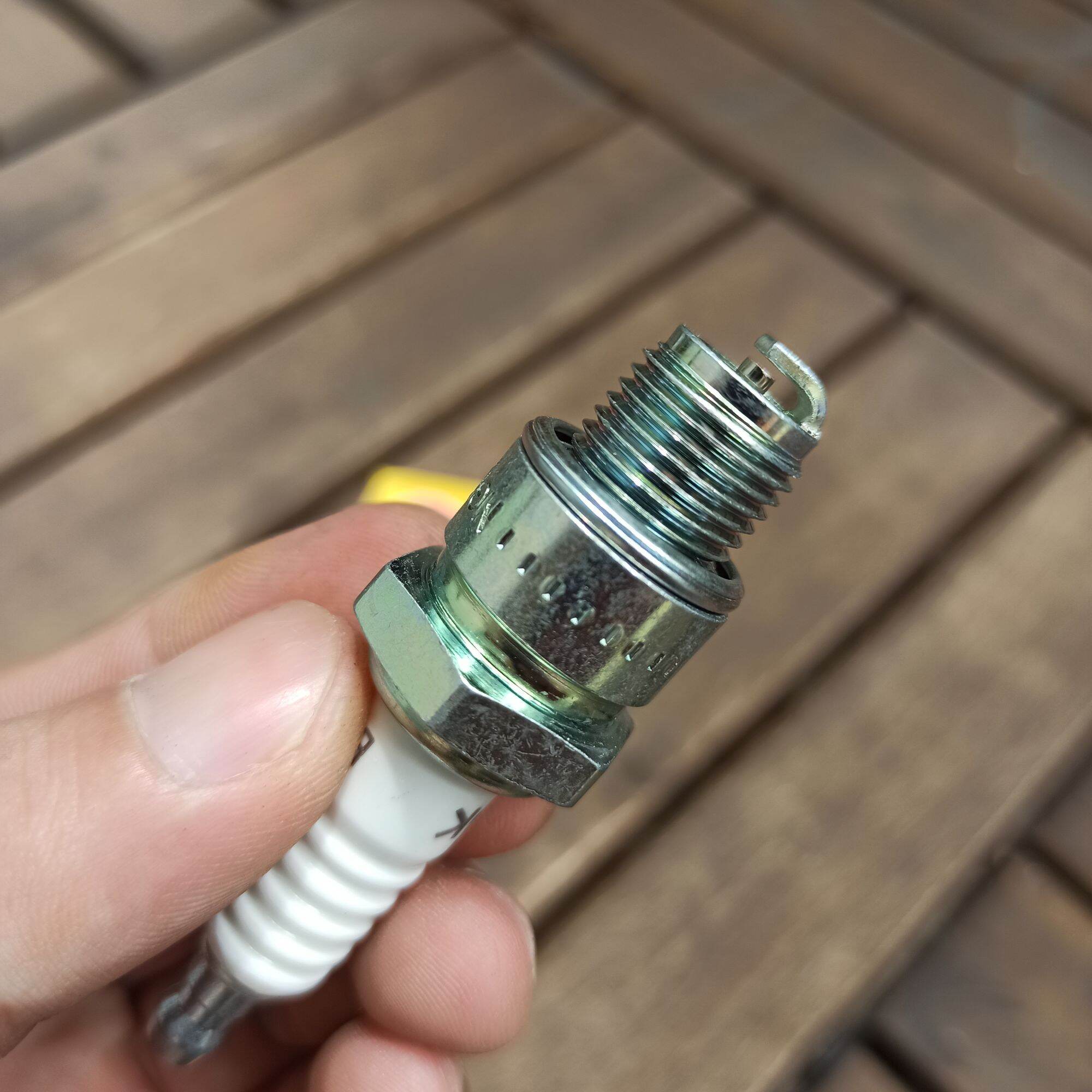 Bugi NGK niken - B7HS ( chân ngắn, 14mm)