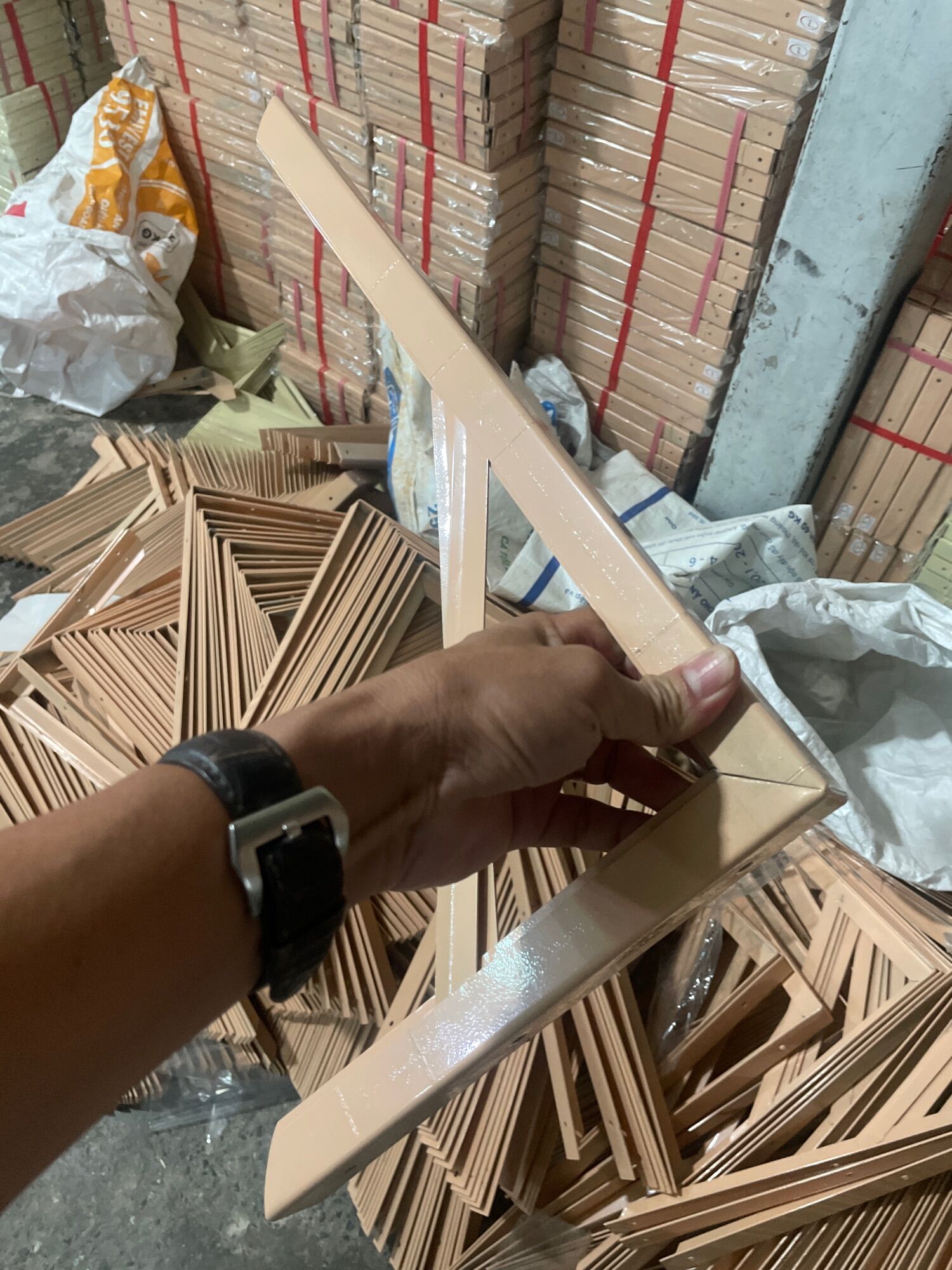 Cặp e kệ, e ke kệ Sơn tĩnh điện, dày loại 1