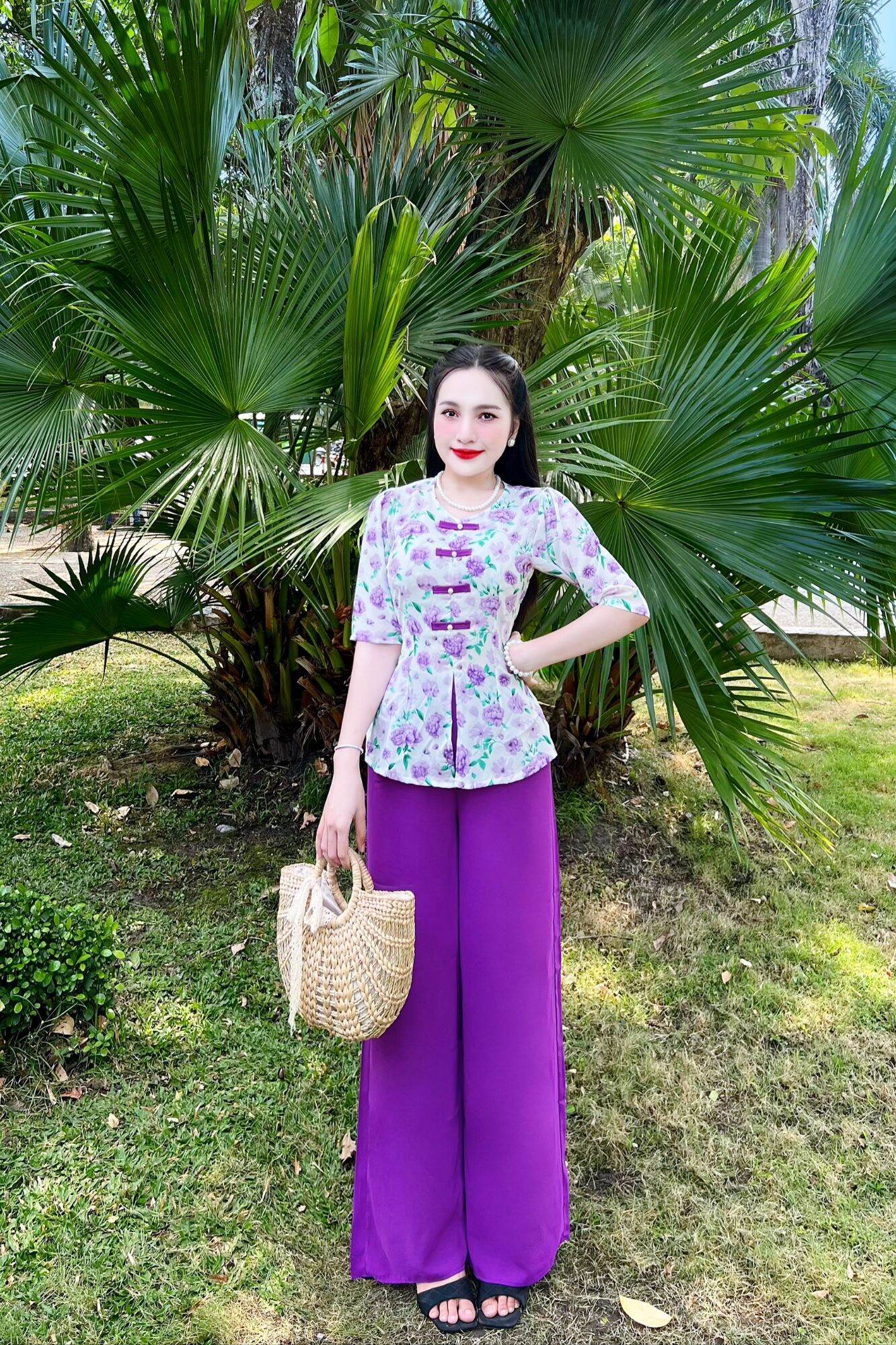Bộ bà ba cổ tim tay lỡ nút vải