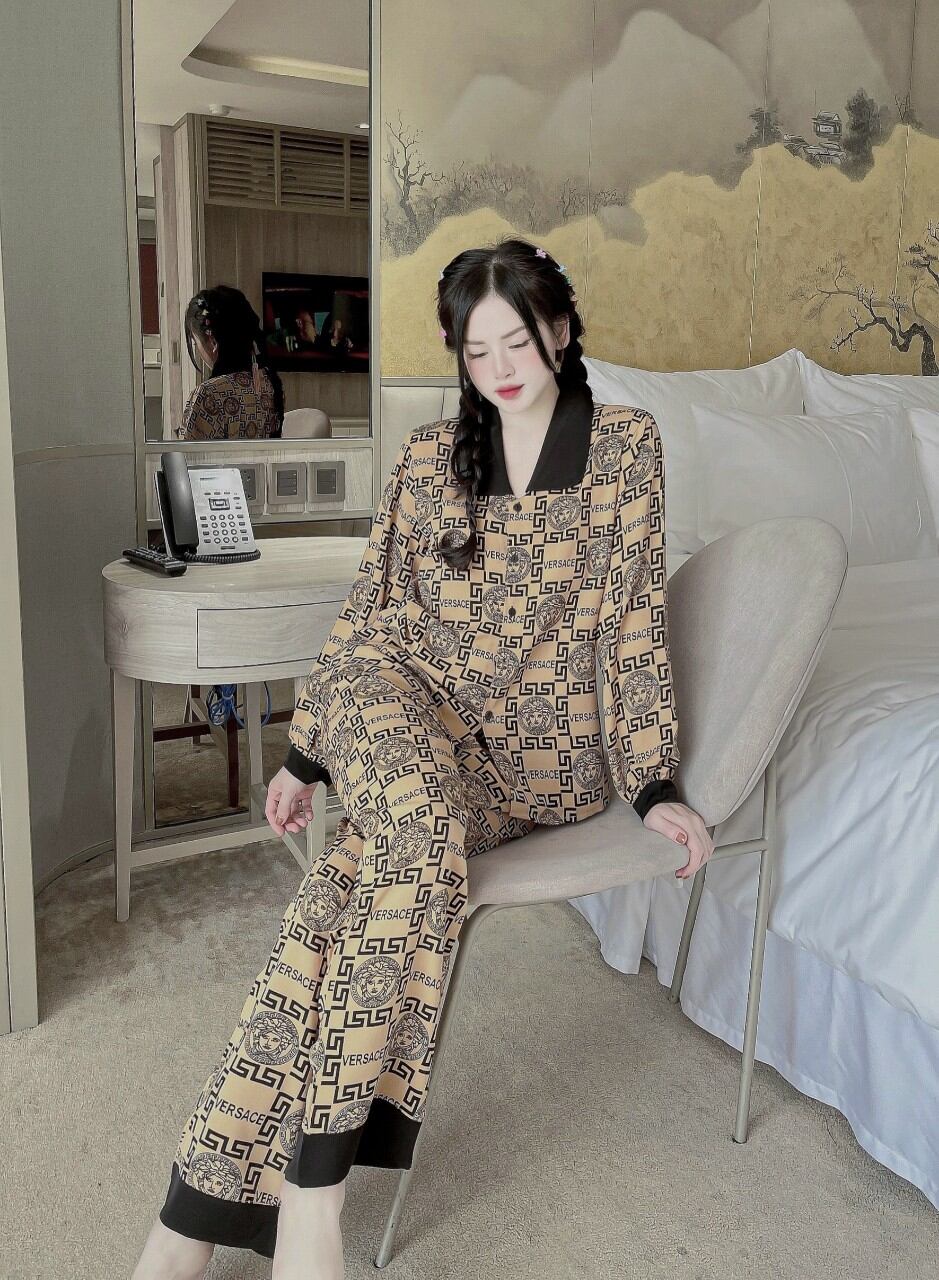 Đồ bộ pijama tay dài lụa mango freesize dưới 62kg