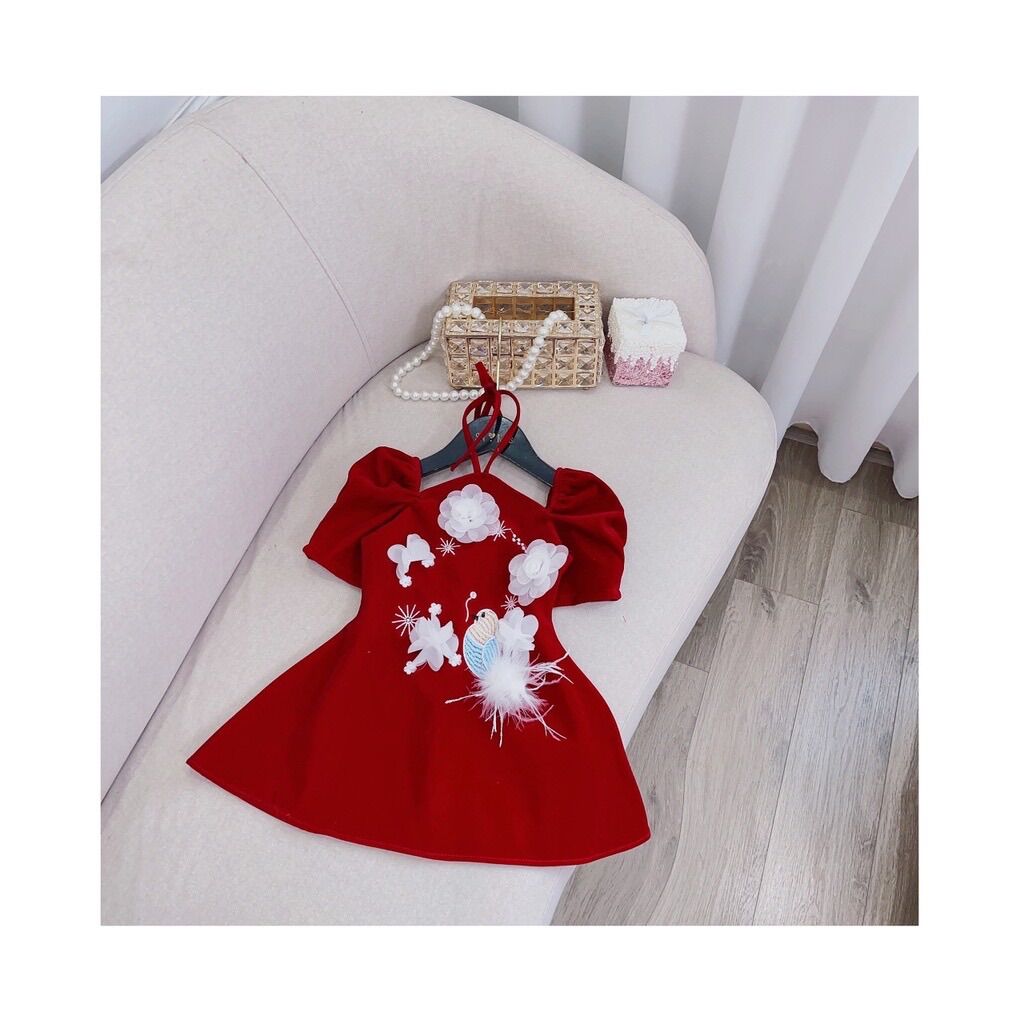 Váy bé gái_ đầm nhung đỏ bé gái cổ yếm thêu chim gắn hoa nổi 8-30kg