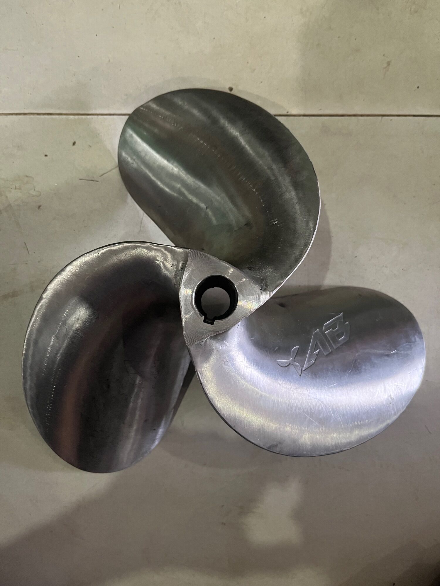 Chân vịt inox ab isuzu93 lỗ col 25/22 chân vịt 3 cánh inox 304