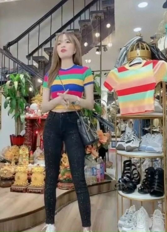 [HCM]Áo croptop sọc caro ( kèm ảnh thật shop chụp)