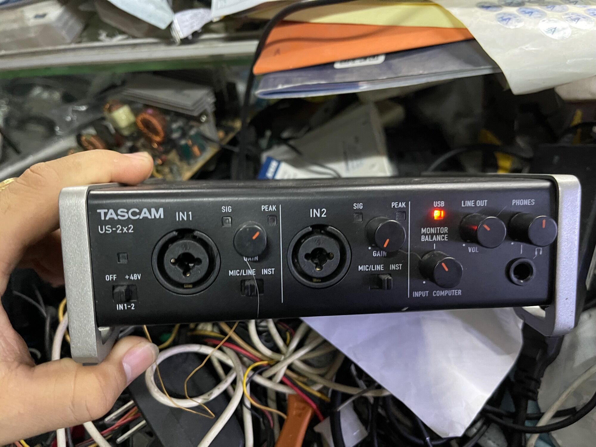 Soundcard Tascam Nhật bãi, vang số karaoke cho phòng thu chuyên nghiệp.