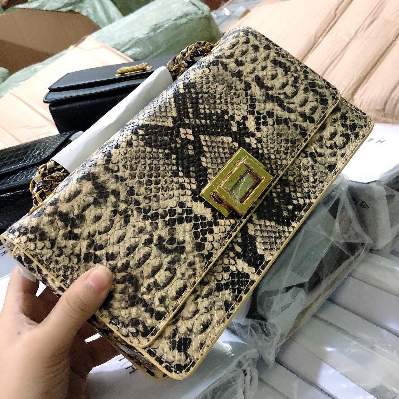 Túi khoá gập da rắn size 22 loại đẹp(không hộp)