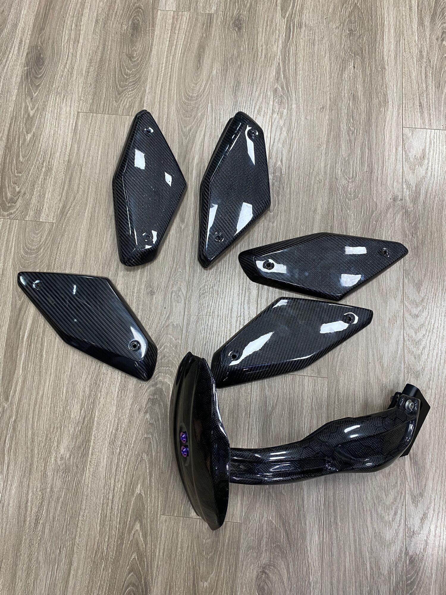 Dè chắn bùn Carbon Fiber lắp đặt cho Honda CB300R/150R Honda CBR650R-CB650R, Yamaha R15 V3, MT15, XS