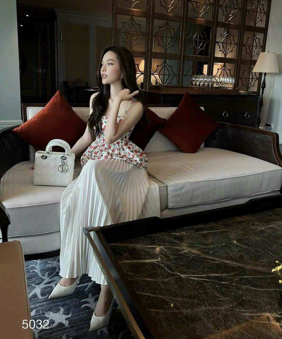 Sét áo hoa kèm chân váy xếp ly freesize