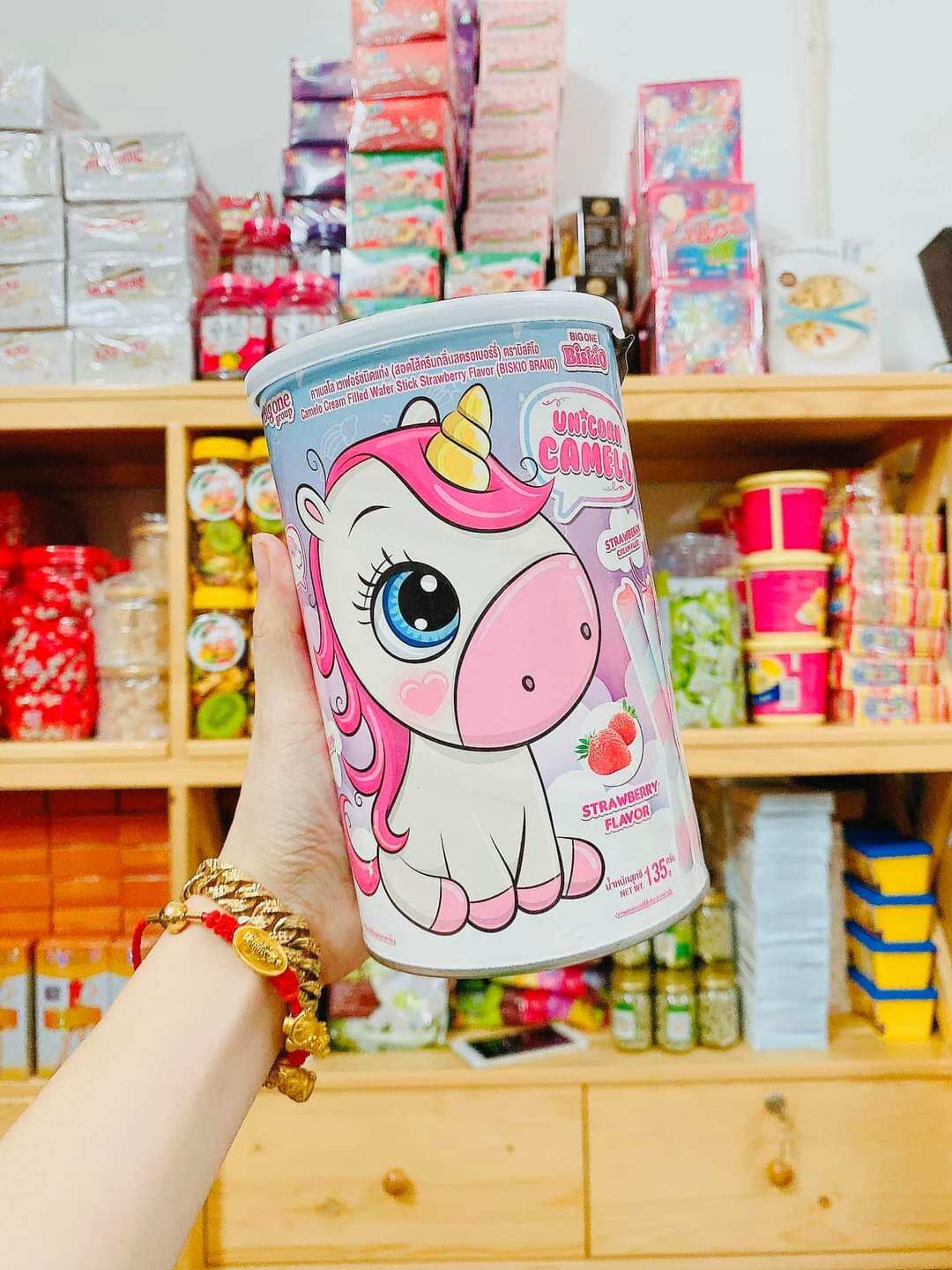 Bánh Quế Nhân Kem Biskio Unicorn Thái Lan