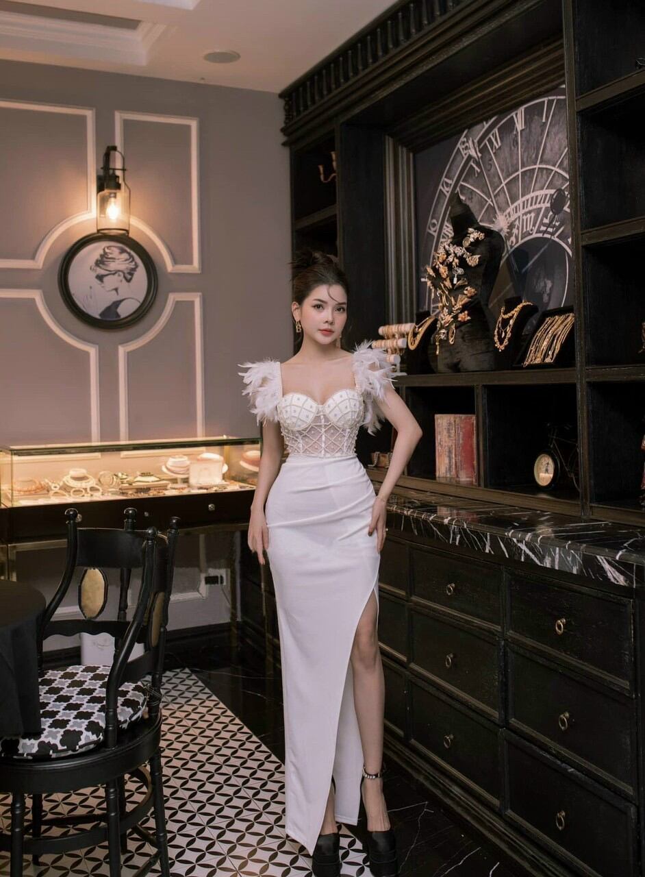 ĐẦM BODY LÔNG TUA RUA KẾT NGỌC TRAI