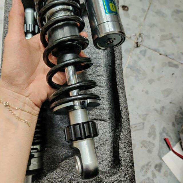 Phuộc Ohlins bình xám lò xo đen gắn Dream Wave Sirius Cup Max