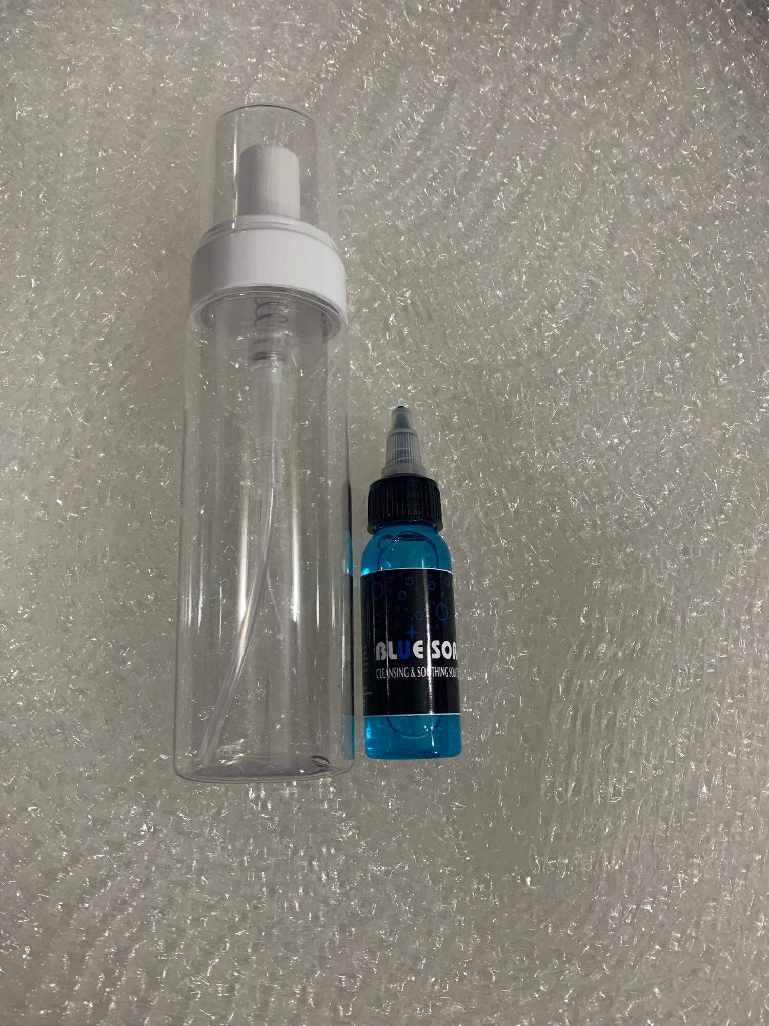 Cặp tạo bọt vệ sinh sau khi xăm