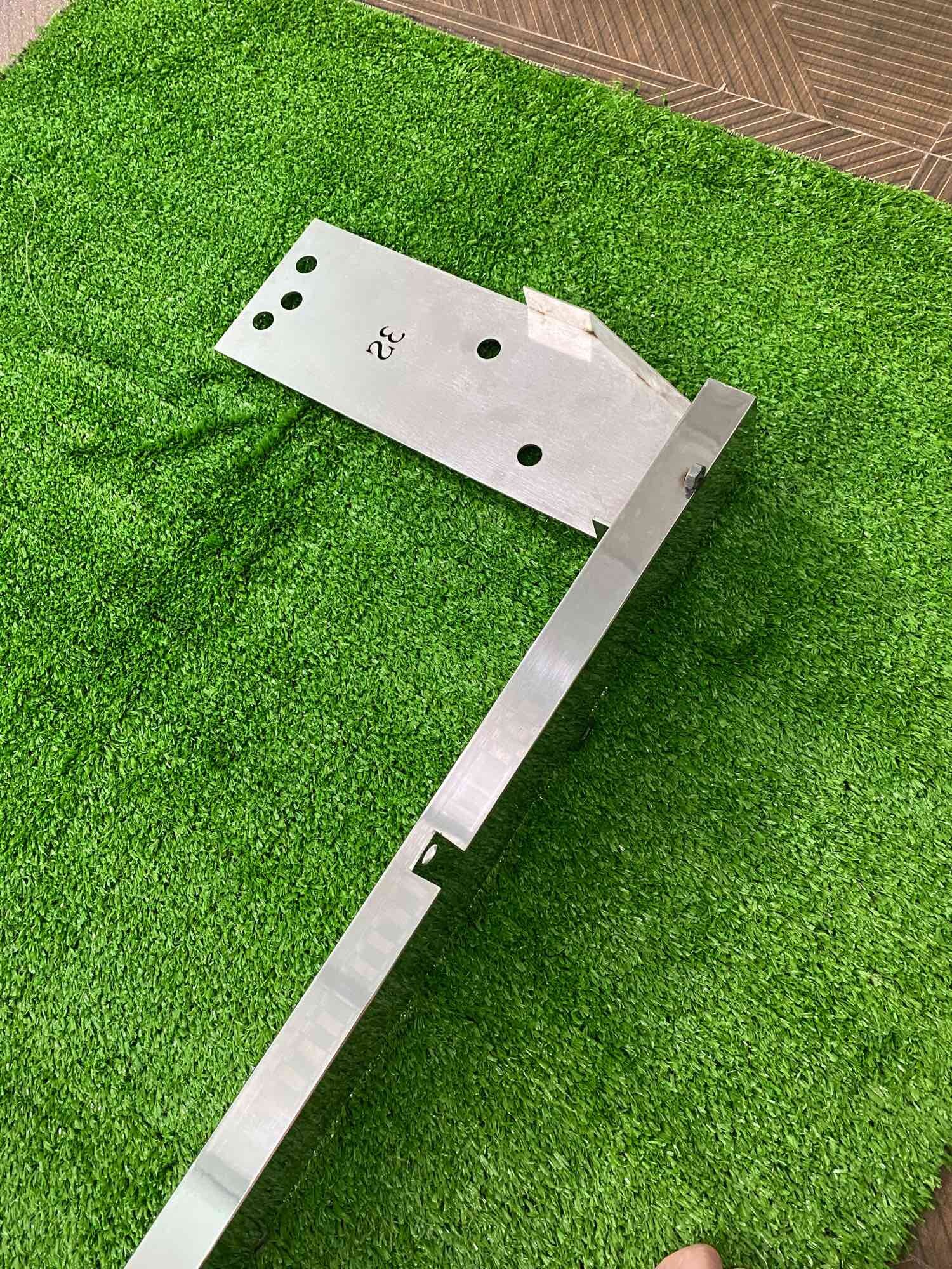 Khung đỡ két nước I10 chế bằng inox 304