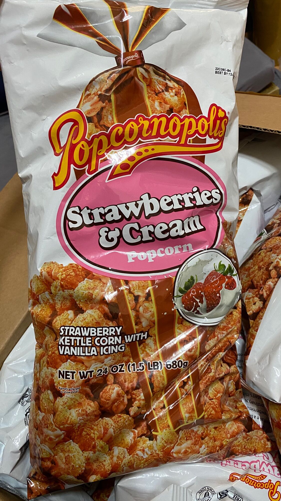 Bắp rang Popcornopolis Strawberries cream vị dâu và kem của Mỹ