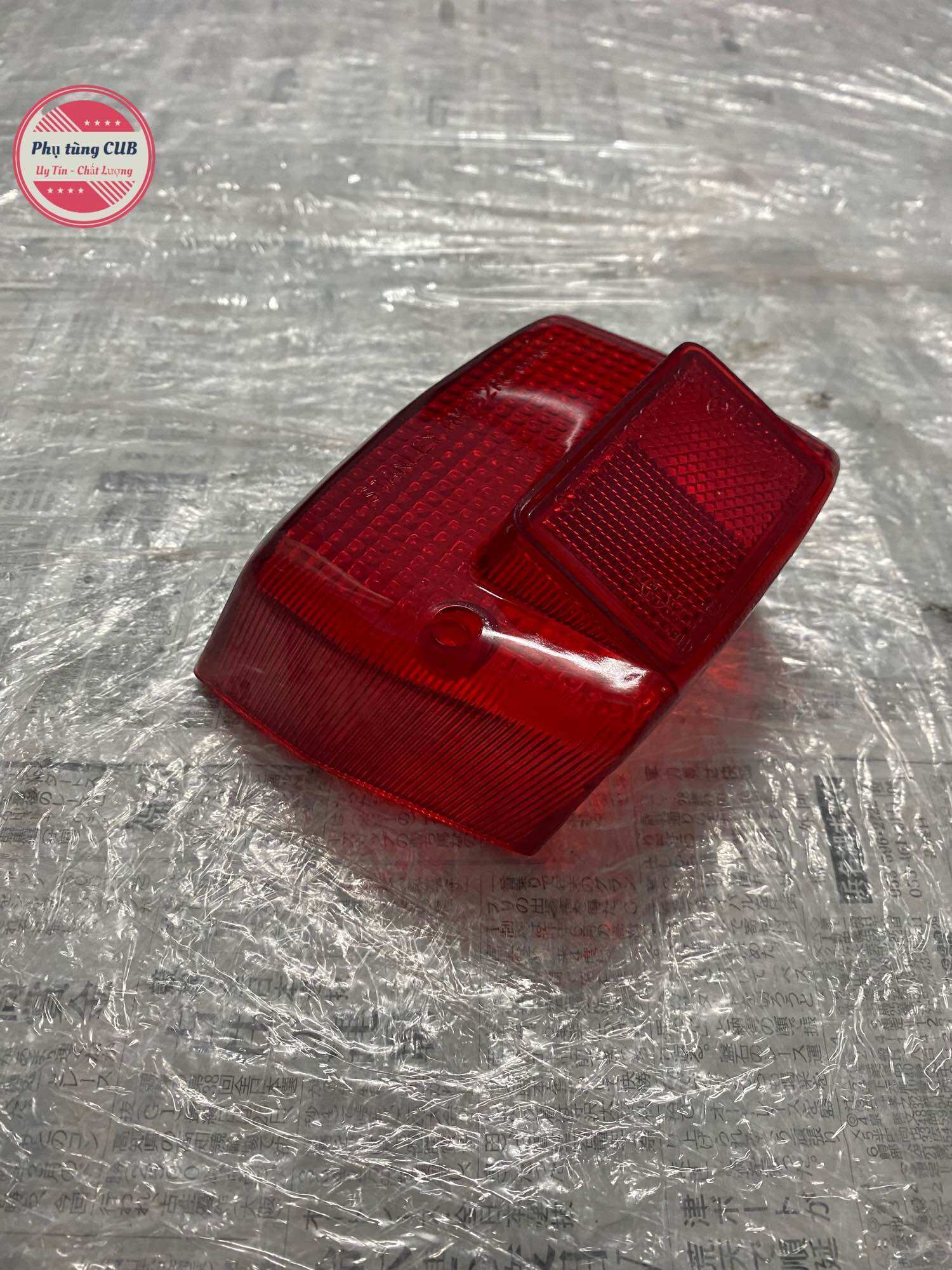 Chụp đèn hậu xe cub 82 DD,loại dày.