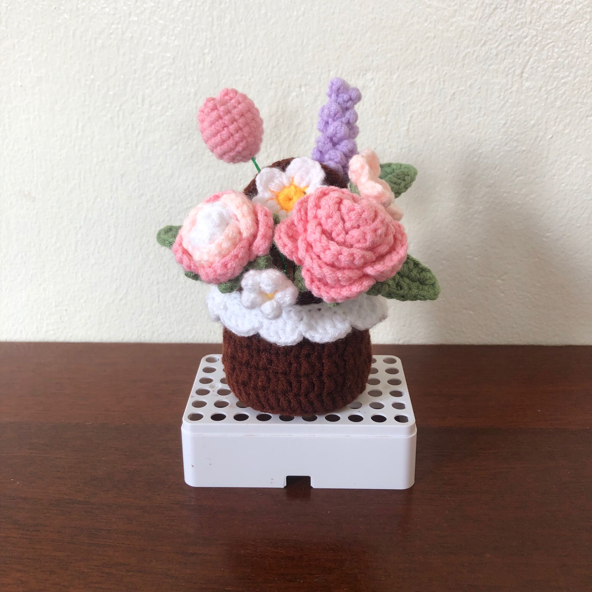 Giỏ hoa mini bằng len handmade