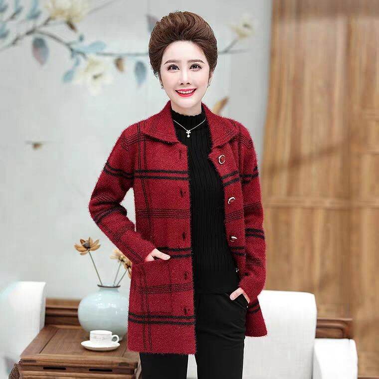 Áo khoác len kẻ dáng dài cho phụ nữ trung niên