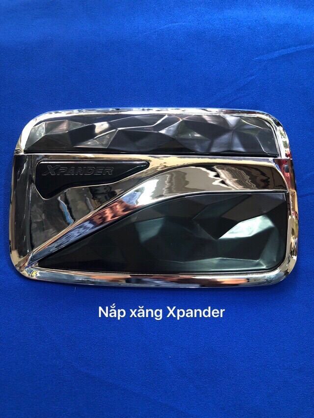 Trang trí nắp xăng cho xe xpander 2018-2022