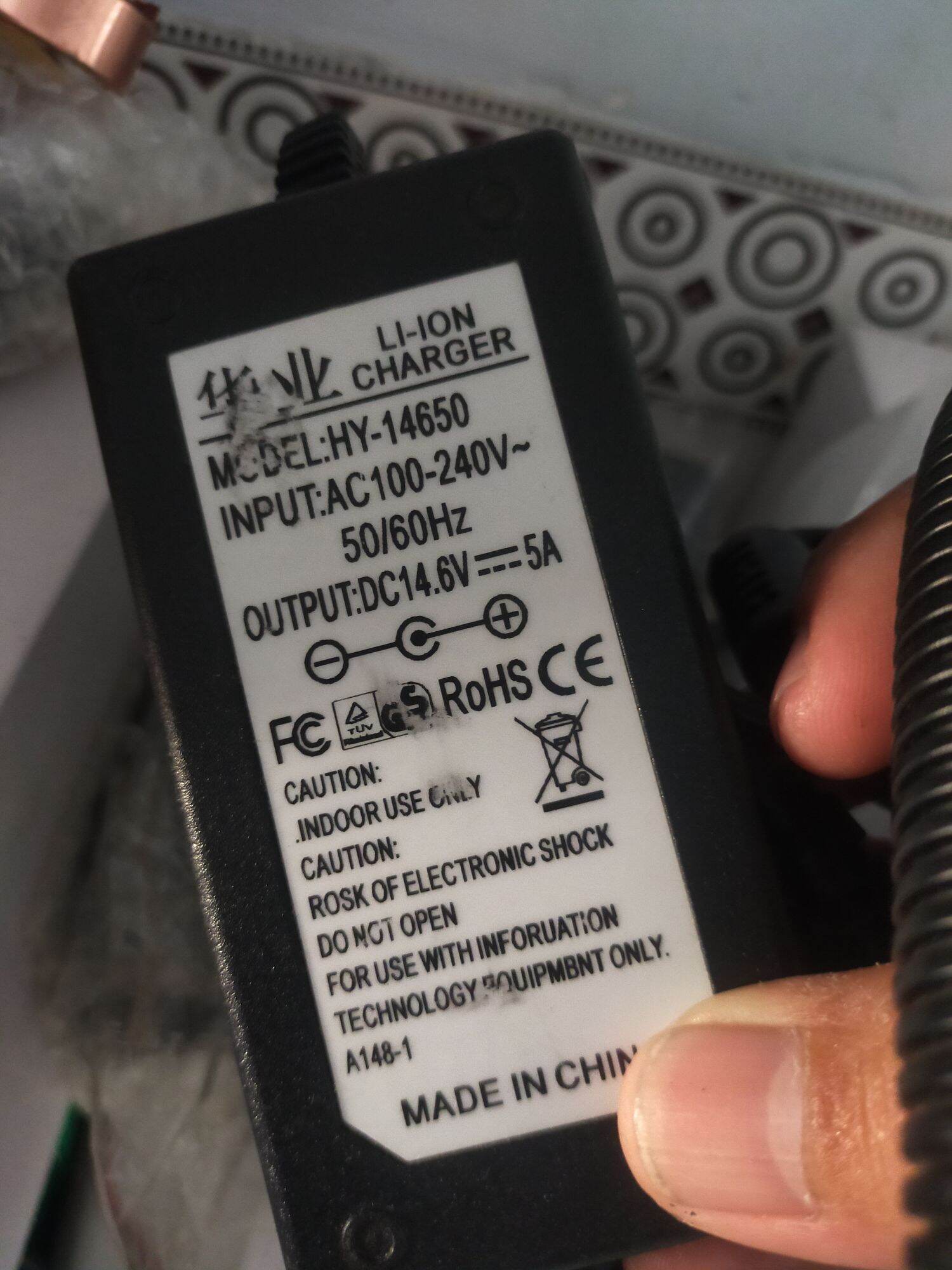Sạc pin lithium 12.6v và 14.6v Dòng 5A