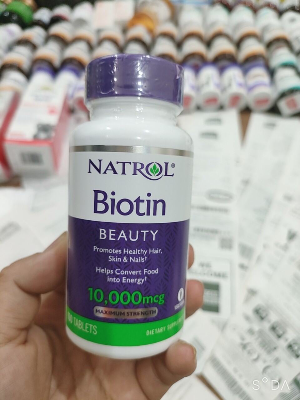 Viên uống Natrol Biotin hỗ trợ mọc tóc và ngăn ngừa rụng tóc. thumbnail