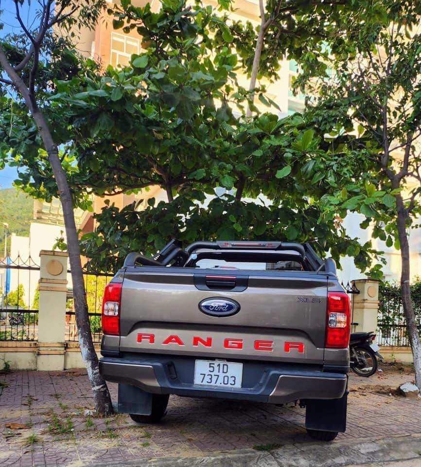 Chữ Ranger dán bửng ford ranger 2023.