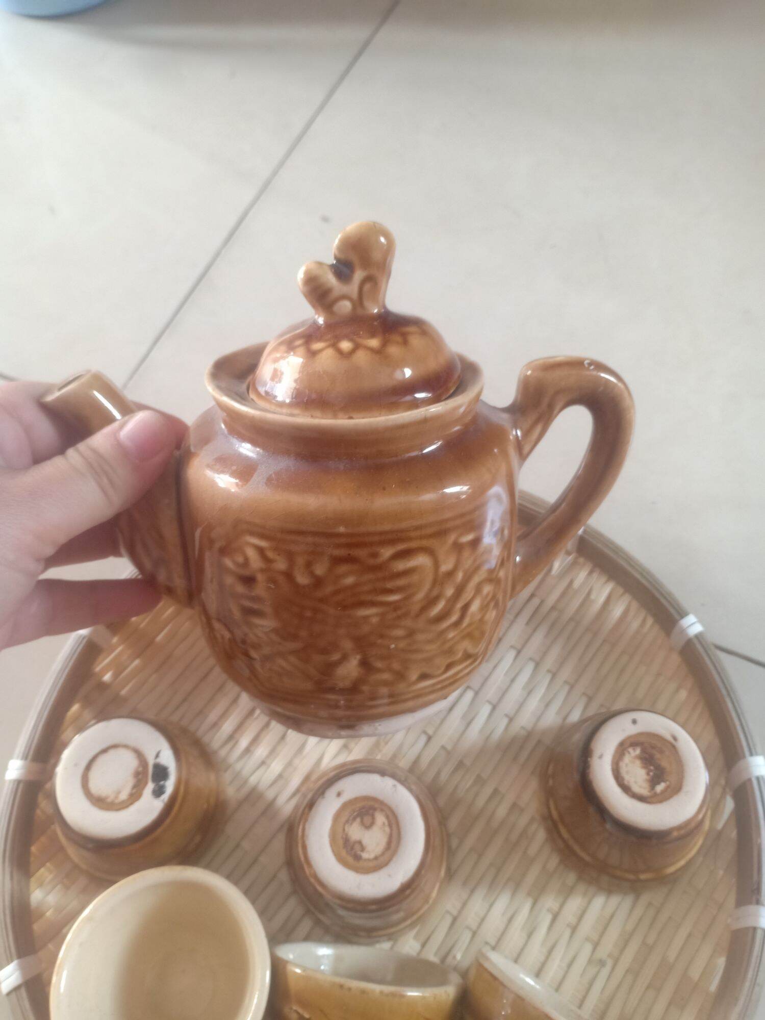 Bình trà và 6 tách kiểu xưa