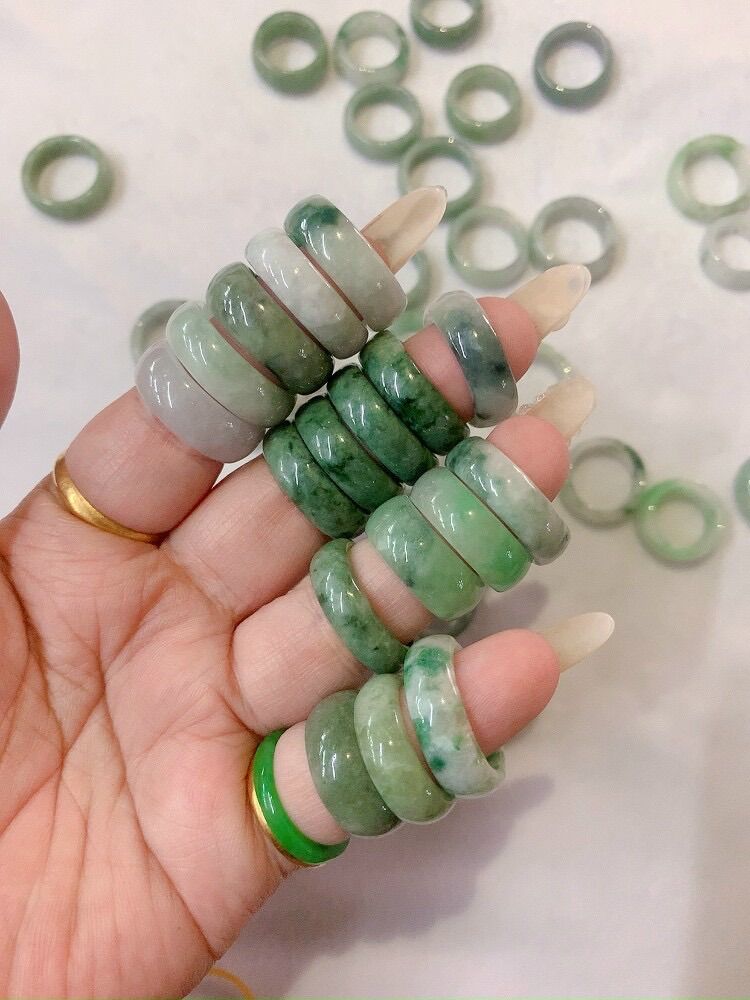 Nhẫn ngọc cẩm thạch thiên nhiên