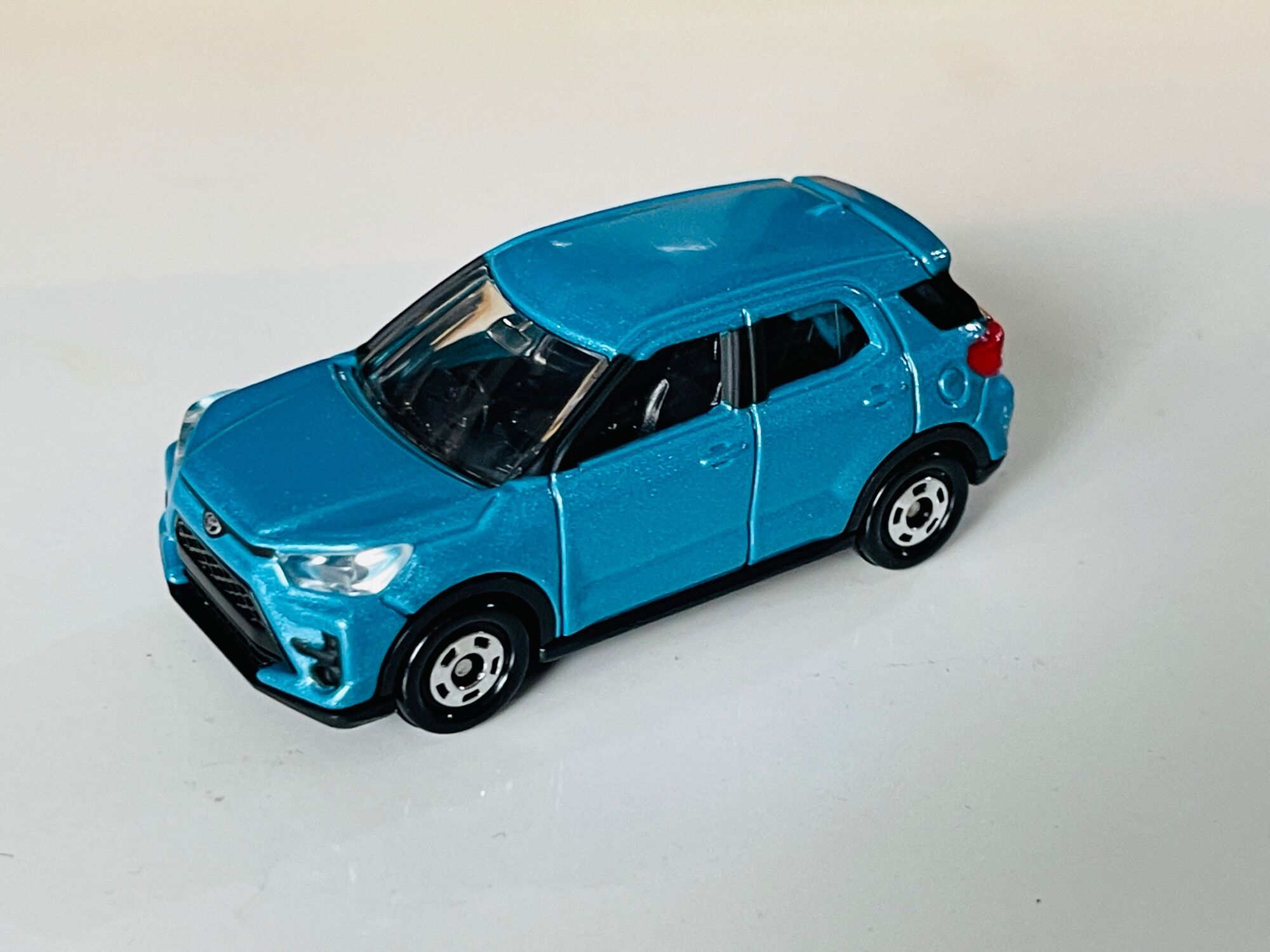 Hobby Store xe mô hình Tomica Toyota Raize