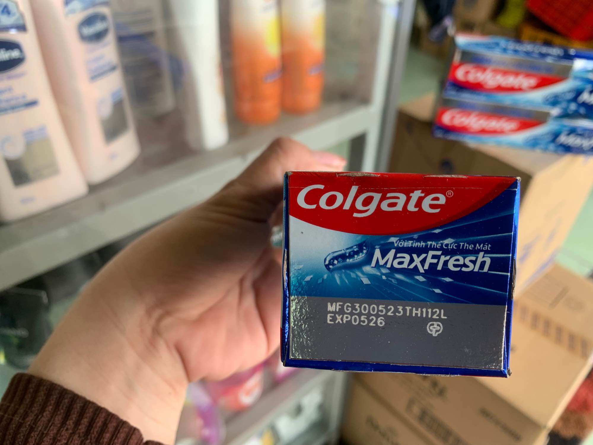 Combo 3 kem đánh răng Colgate maxfesh 225g tặng bàn chải