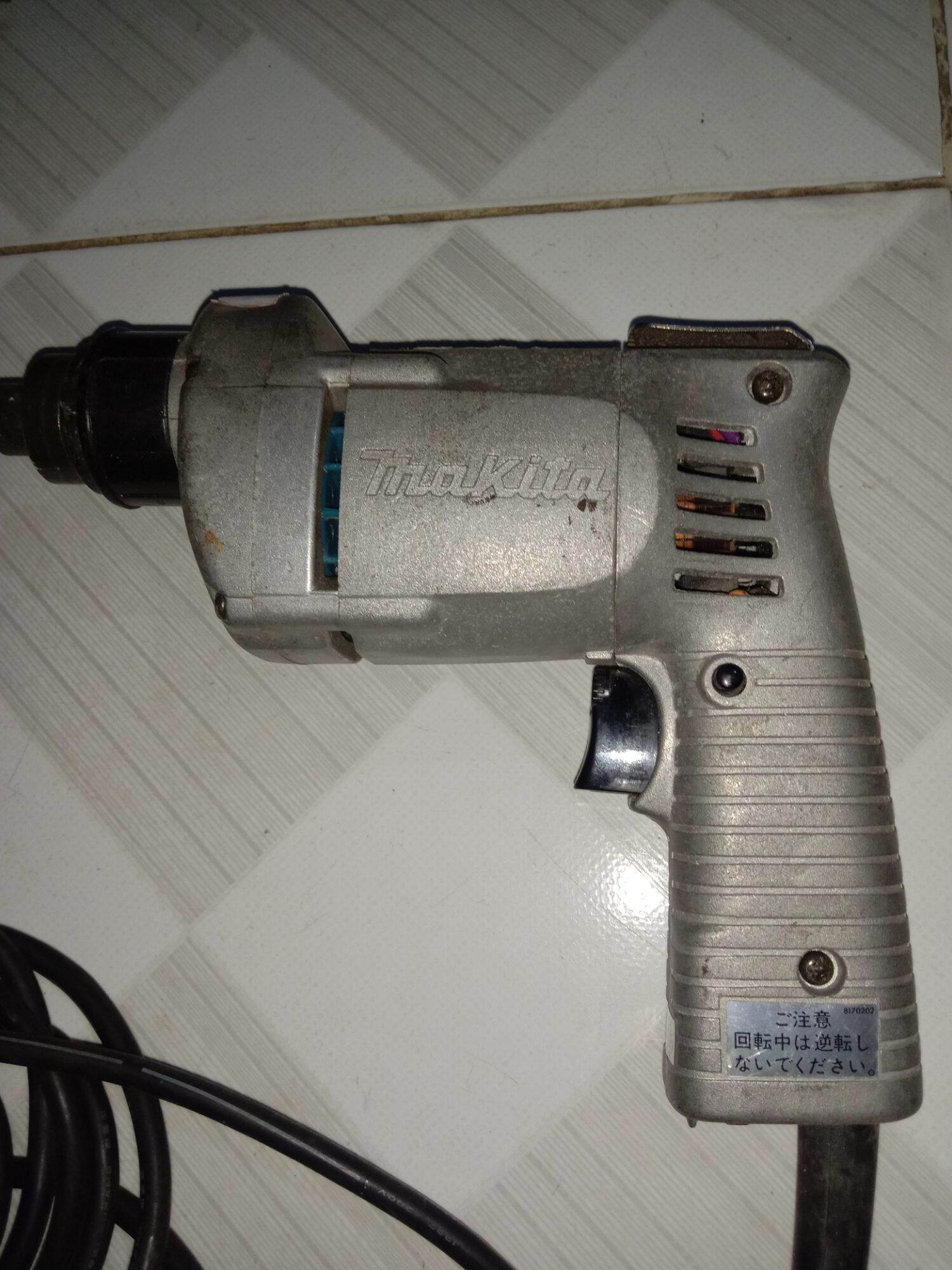 Vít bắn thạch cao makita vỏ nhôm điện 100v công suất 405w