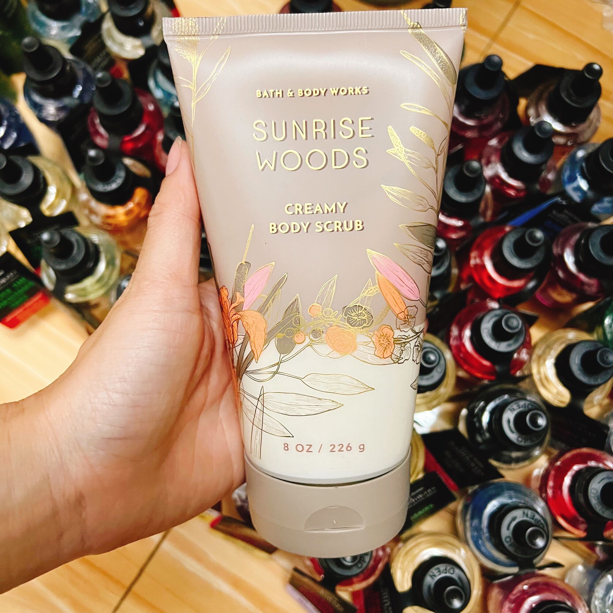 Sữa tắm tẩy tế bào chết Bath Body Works